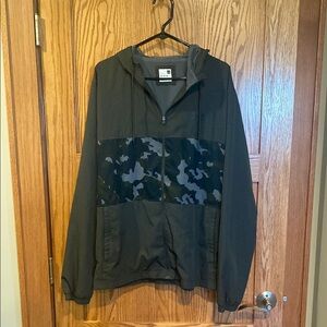 Under Armour Men’s Dark Gret Camo Zip Up Jacket Size XL EUC